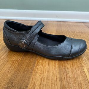 Taos Leather Mary Jane Shoes Comfort Flats Womens 8.5 EU 39 Black Hook & Loop